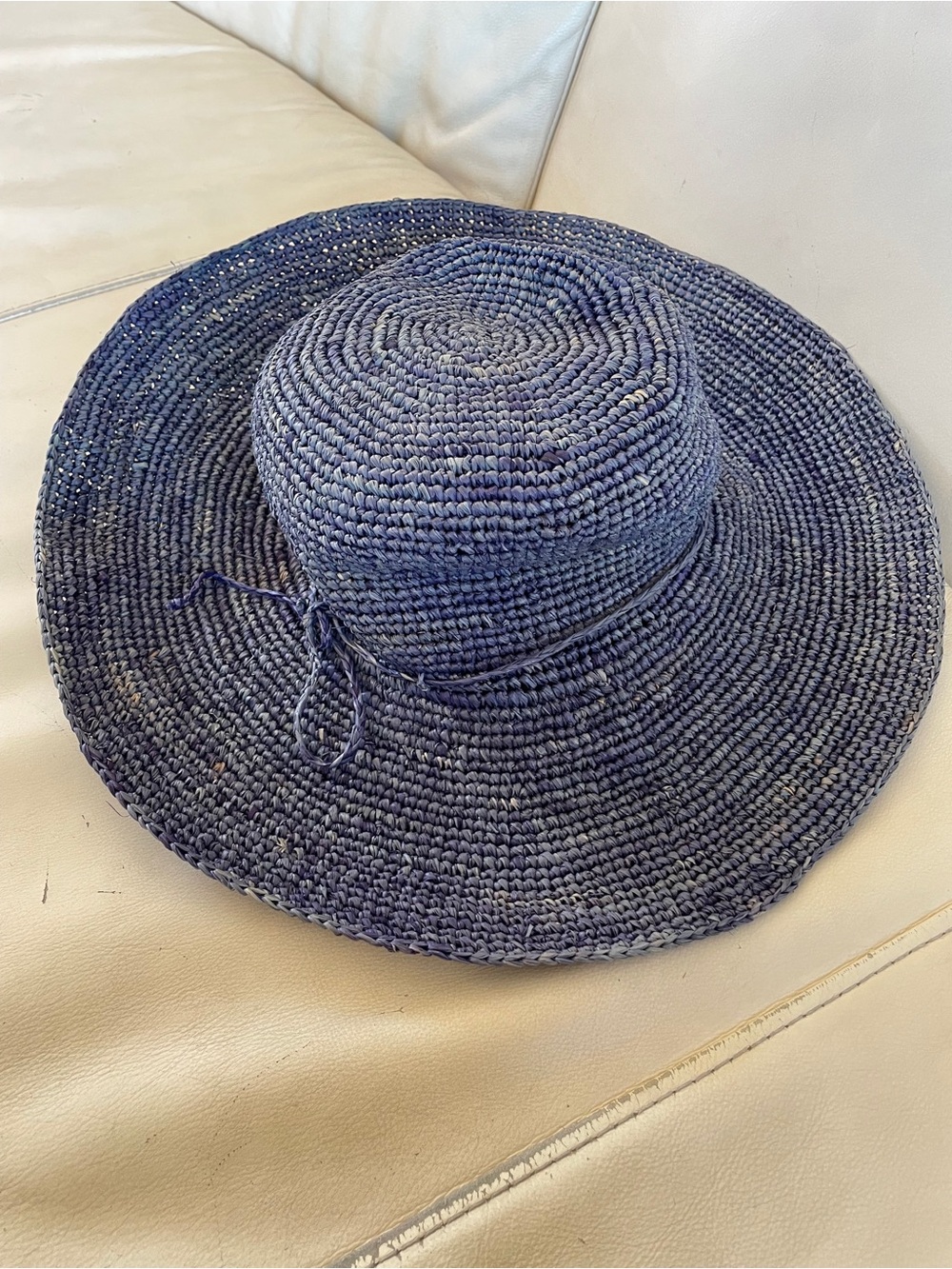 💙👖 Handwoven Floppy Wide-Brim Sun Hat in Blue Jean Navy Blue